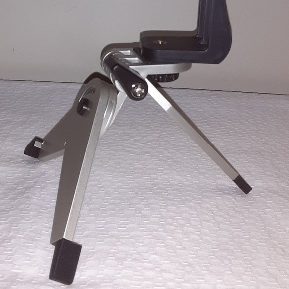 Small Tripod for cell phones & digital cameras - Posh Show Accessory - Picture 4 of 7